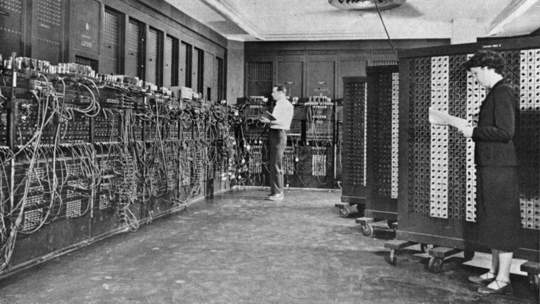 ENIAC - eine Rechenmaschine von Frauen programmiert.