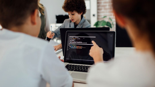 Programmieren lernen mit Digital Dojo