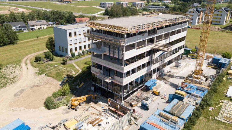 Juli: Rohbau fast fertig