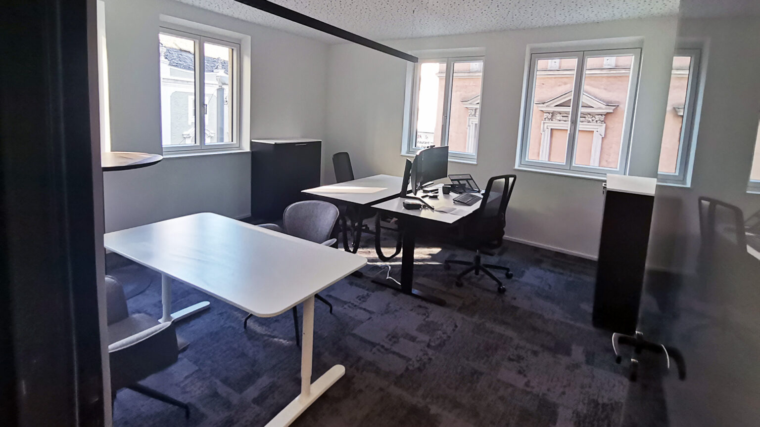 Helle und freundliche Büros.