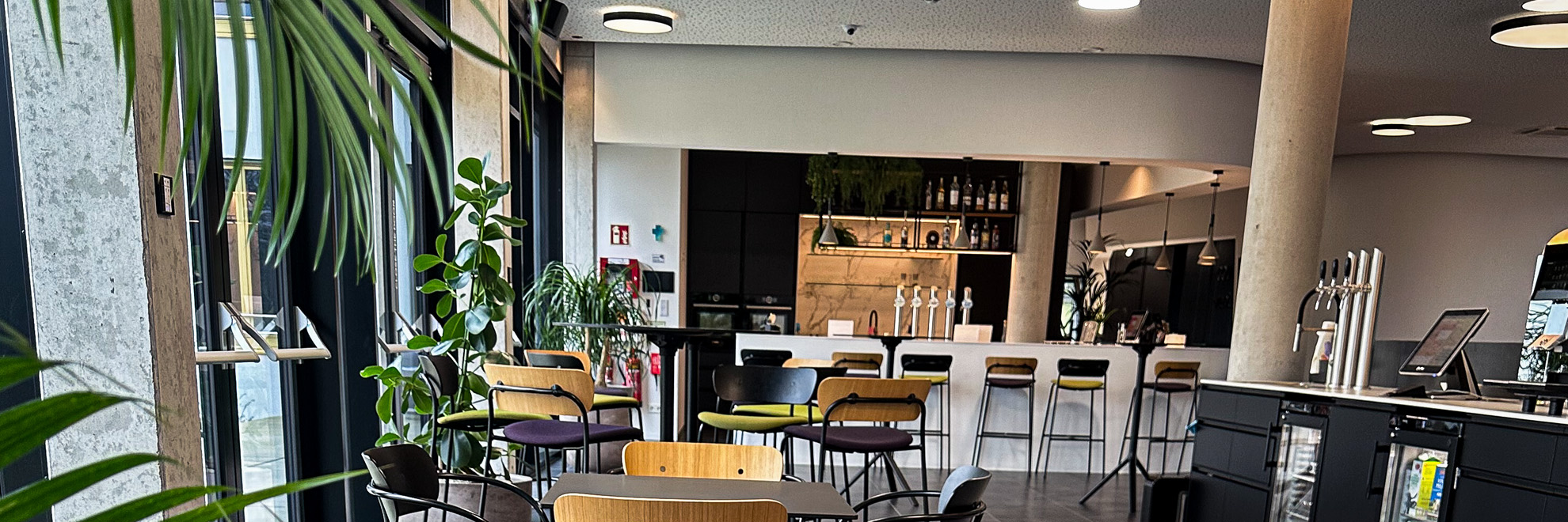 Reinigungskraft in der COUNT IT Firmenzentrale