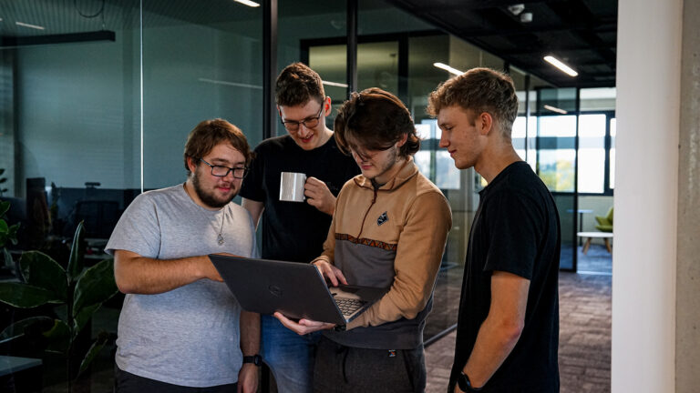 IT-Kollegen im Gespräch